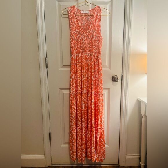Elegant Pink and White Patterned Maxi Dress - Picture 4 of 11